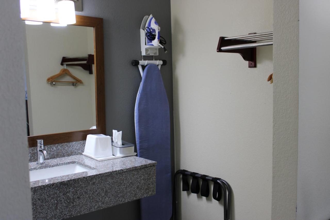 Super 8 By Wyndham Morganton Hotel Ngoại thất bức ảnh